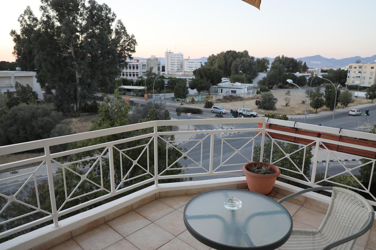Bianco E U Apartment Никосия Экстерьер фото